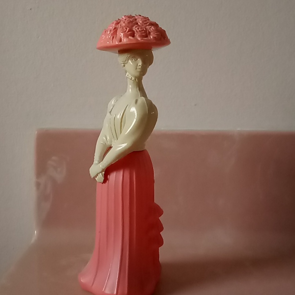 Avon perfume bottle - Picture 1 of 5